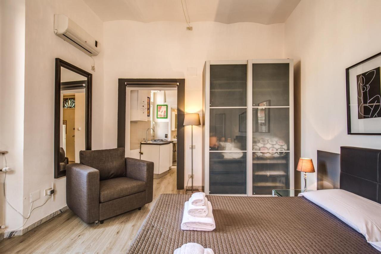 Lovely With Balcony In Campo De' Fiori Appartamento *